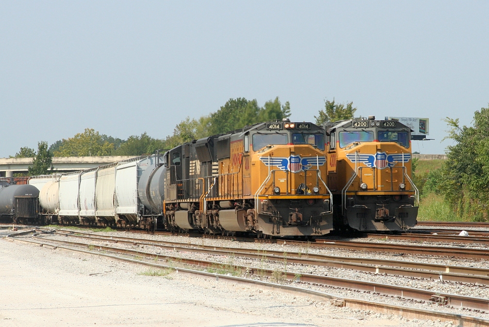 UP wings leading NS NB freight trains